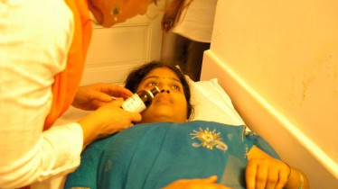 Olfaction d'huiles essentielles pour une dame souffrant de polyarthrite rhumatoïde